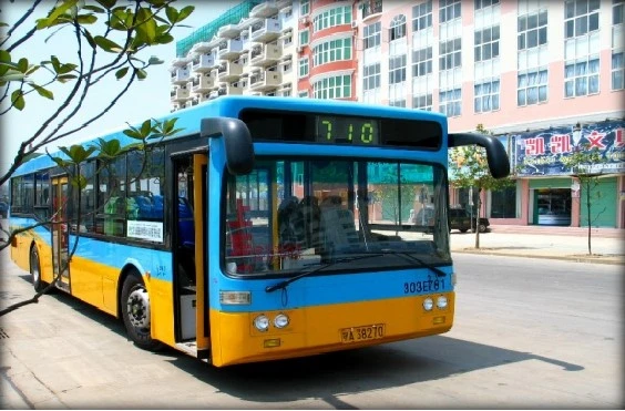 2004Low-floor air-conditioned buse in 2004 2004Low-floor air-conditioned buse in 2004